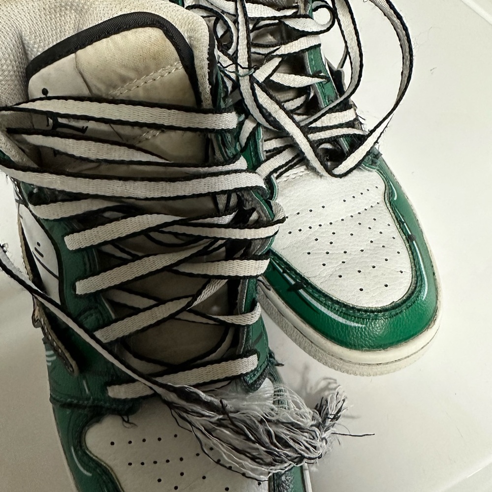 Jordan 1s - Picture 4 of 7
